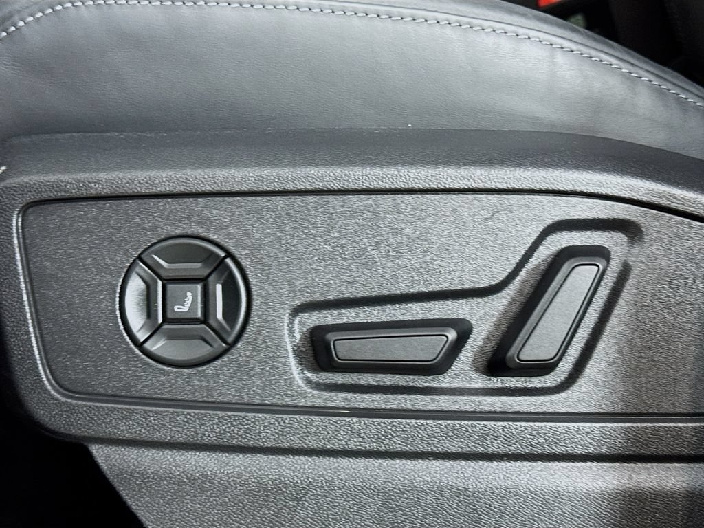 Used 2025 Audi SQ5 Prestige w/ Prestige Package AWD/4WD image 20