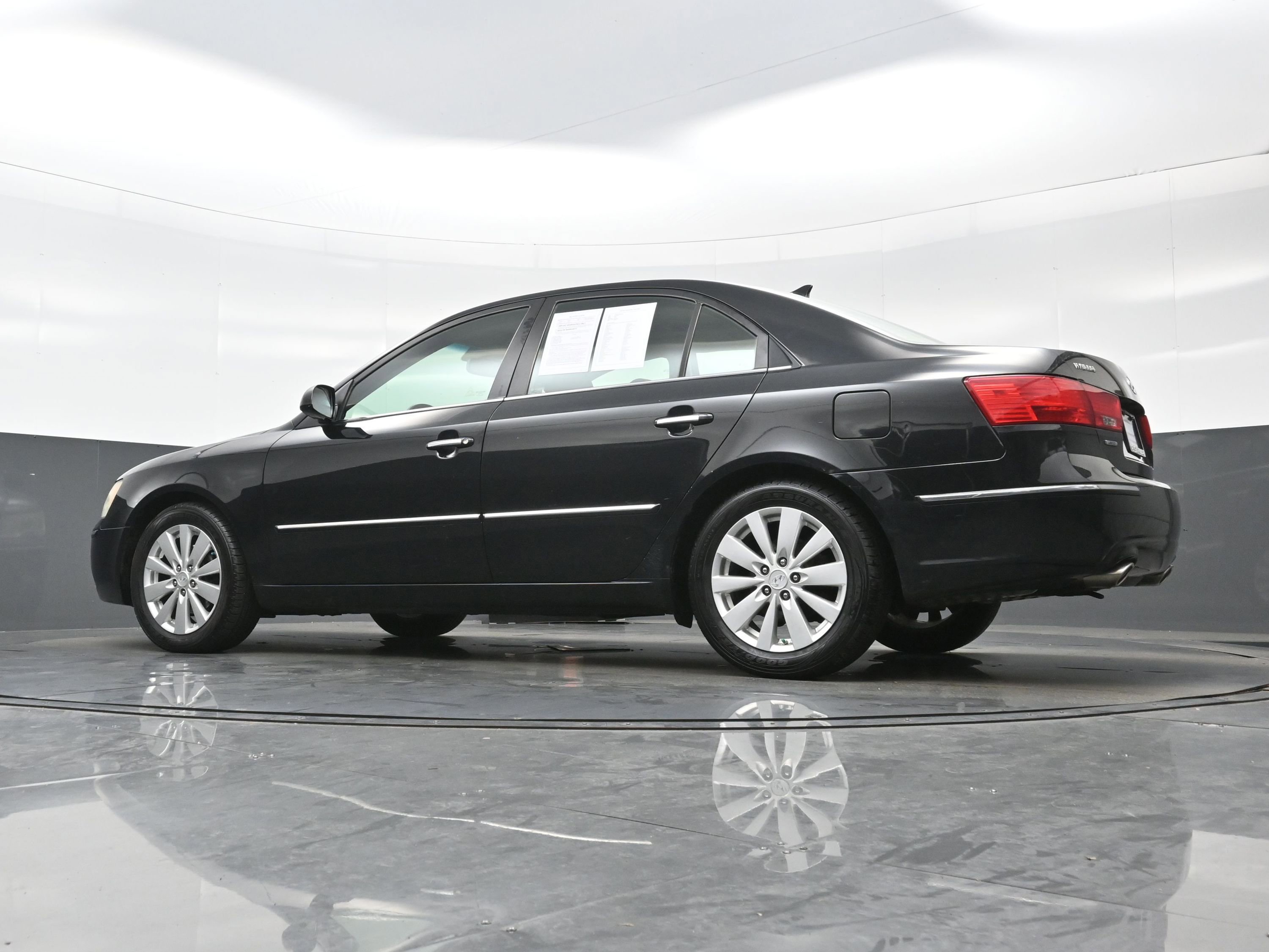 Used 2009 Hyundai Sonata Limited FWD image 25