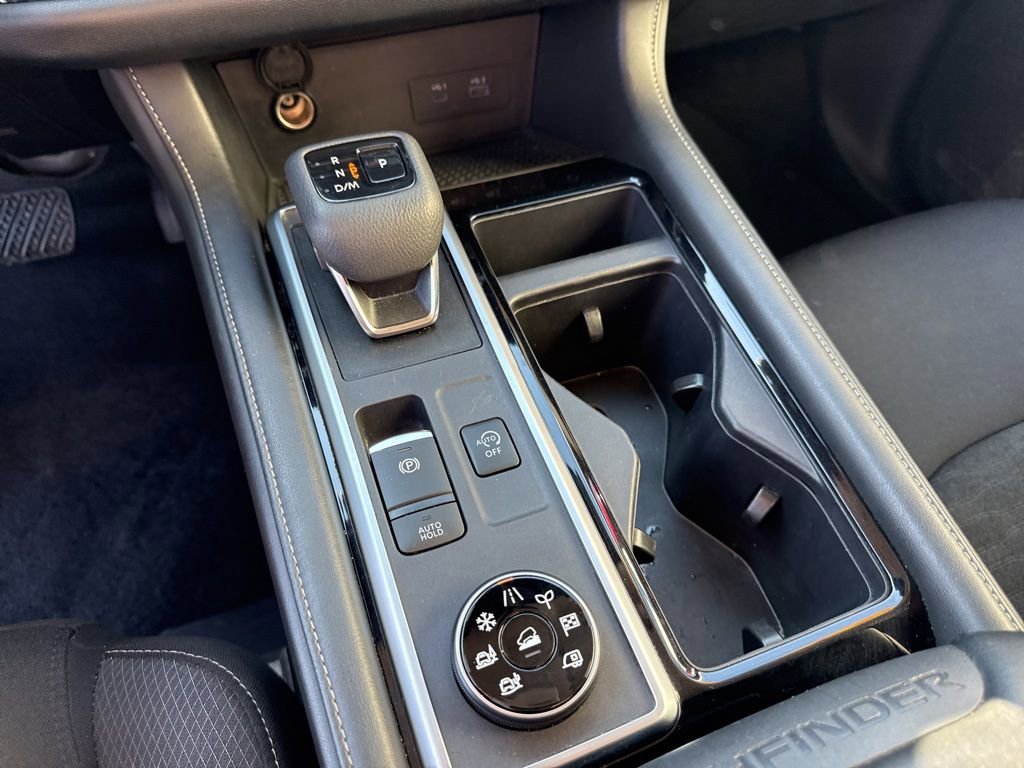 Used 2024 Nissan Pathfinder SV image 27