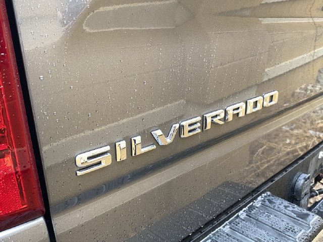 Used 2022 Chevrolet Silverado 1500 LT RWD image 6