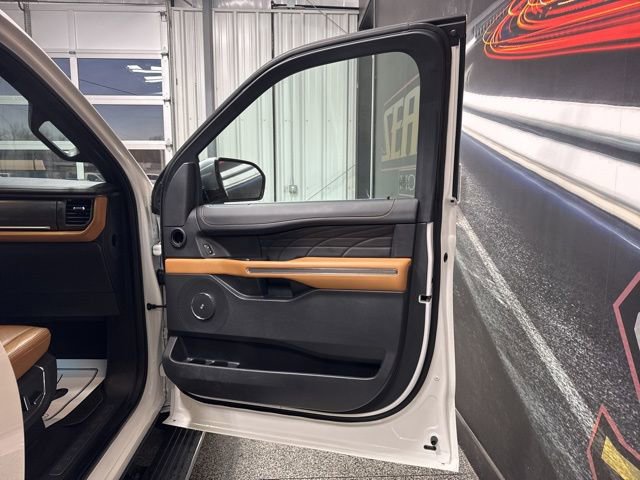 Used 2024 Ford Expedition Max Platinum image 32