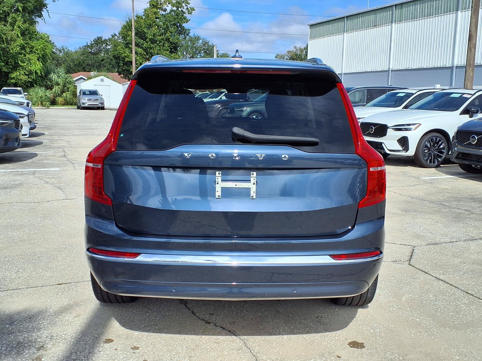 Certified 2023 Volvo XC90 B6 Plus AWD/4WD image 6