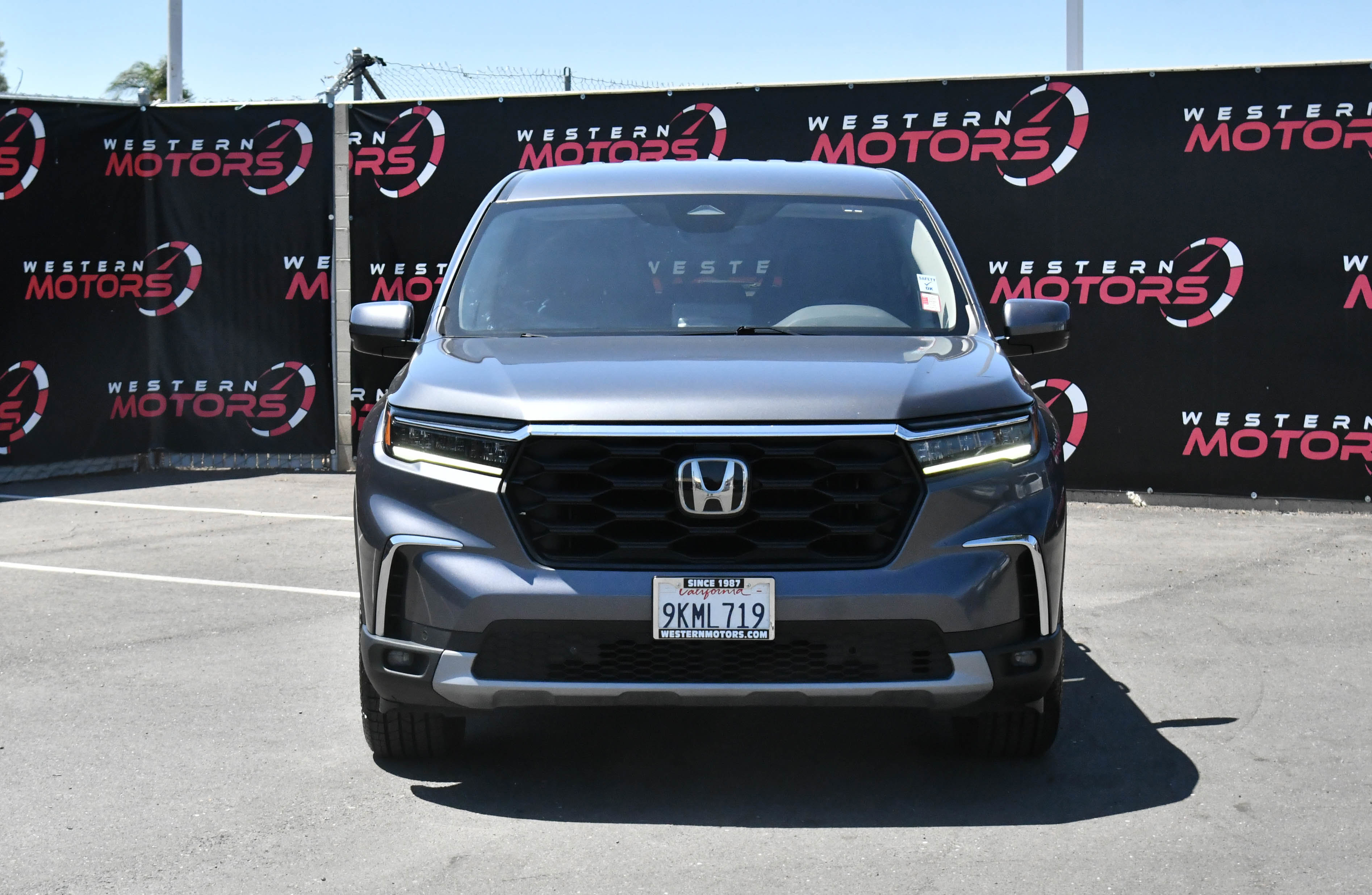 Used 2024 Honda Pilot EX-L image 2
