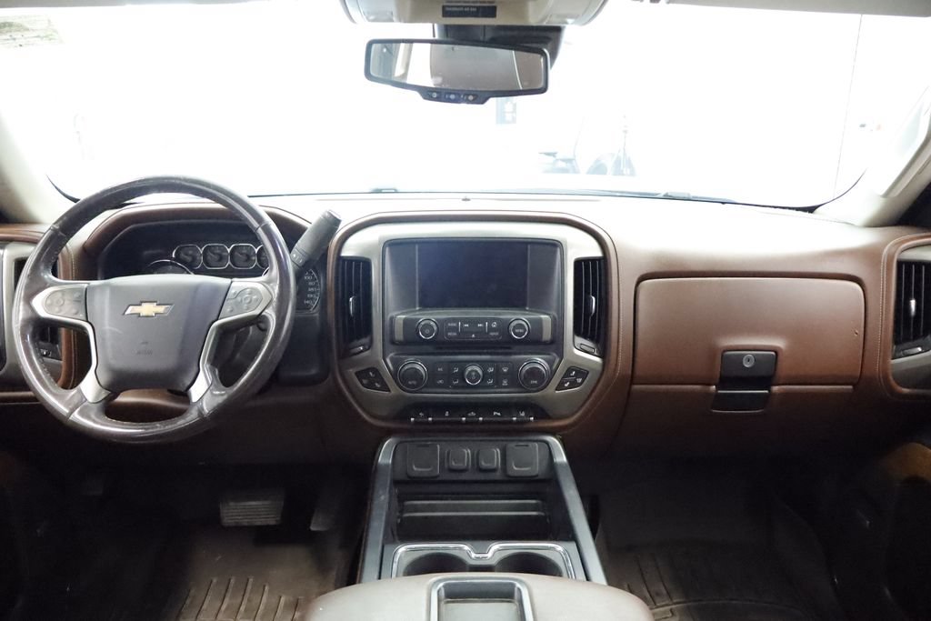 Used 2015 Chevrolet Silverado 1500 High Country w/ High Country Premium Package AWD/4WD image 19