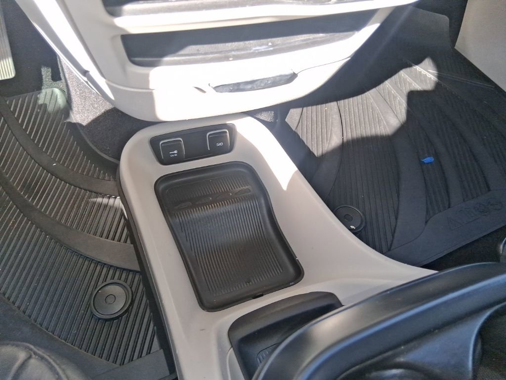 Used 2018 Chrysler Pacifica Touring-L FWD image 16