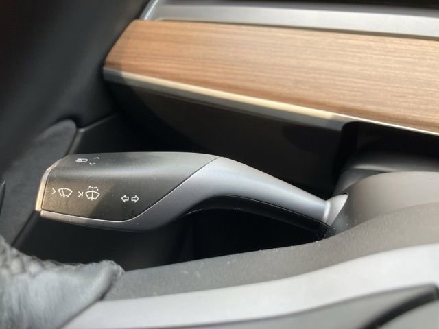 Used 2021 Tesla Model Y Long Range image 13