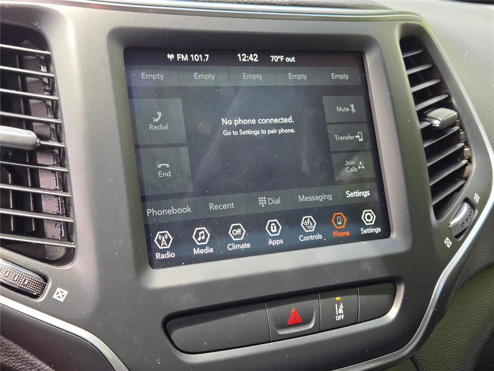 Used 2022 Jeep Cherokee Latitude w/ Sun & Sound Group AWD/4WD image 26