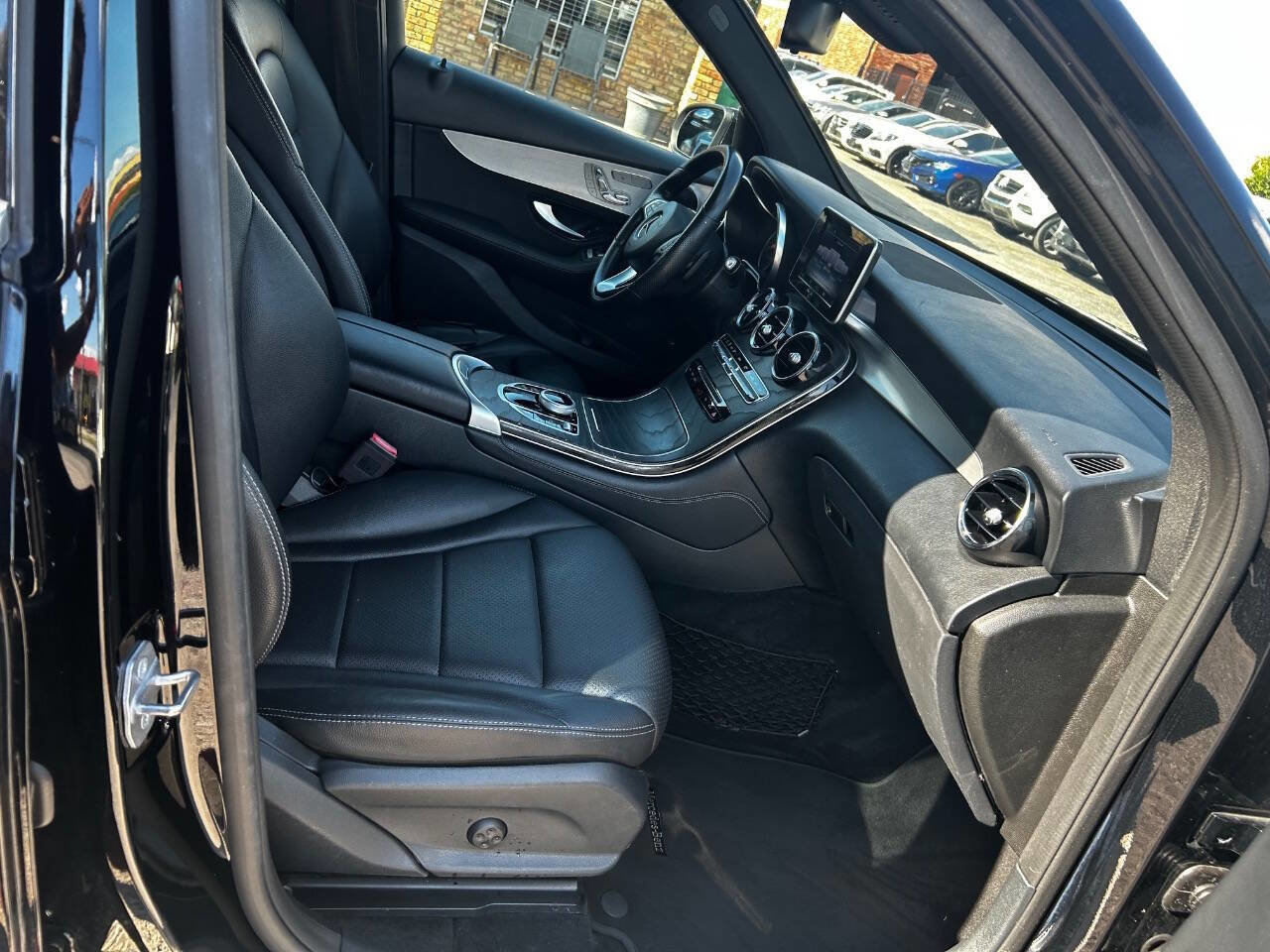 Used 2019 Mercedes-Benz GLC 300 image 17