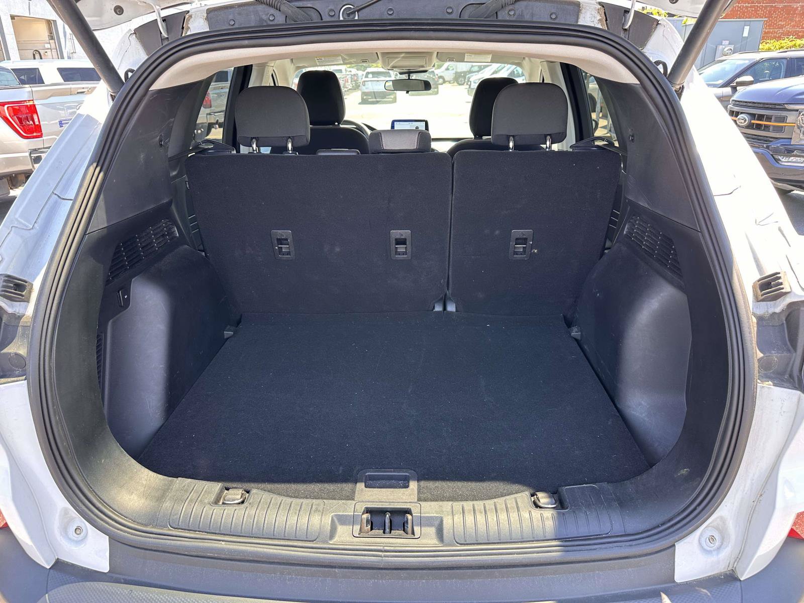 Used 2022 Ford Escape SE w/ SE Sport Appearance Package AWD/4WD image 8