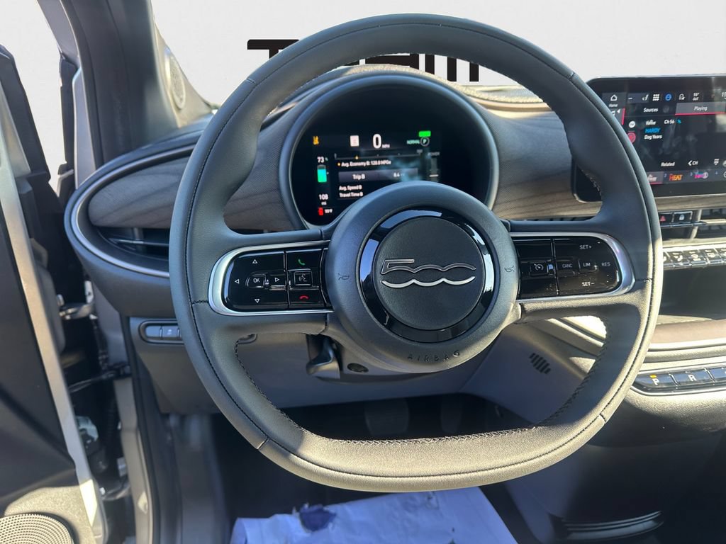 New 2025 FIAT 500 e FWD image 17