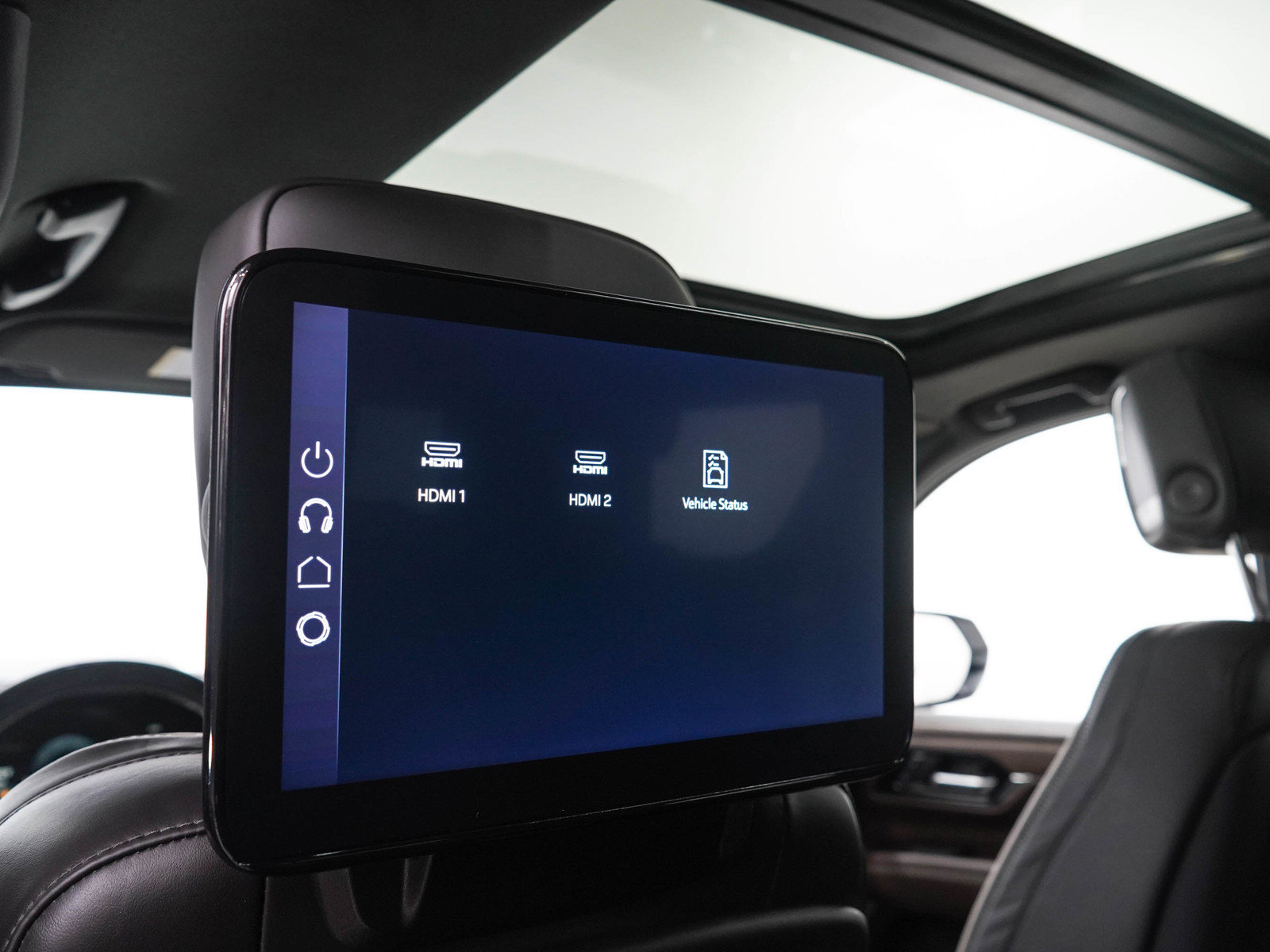 Used 2025 GMC Yukon Denali Ultimate AWD/4WD image 18
