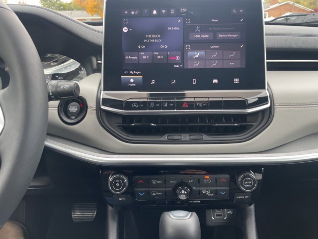 Used 2024 Jeep Compass Limited image 23