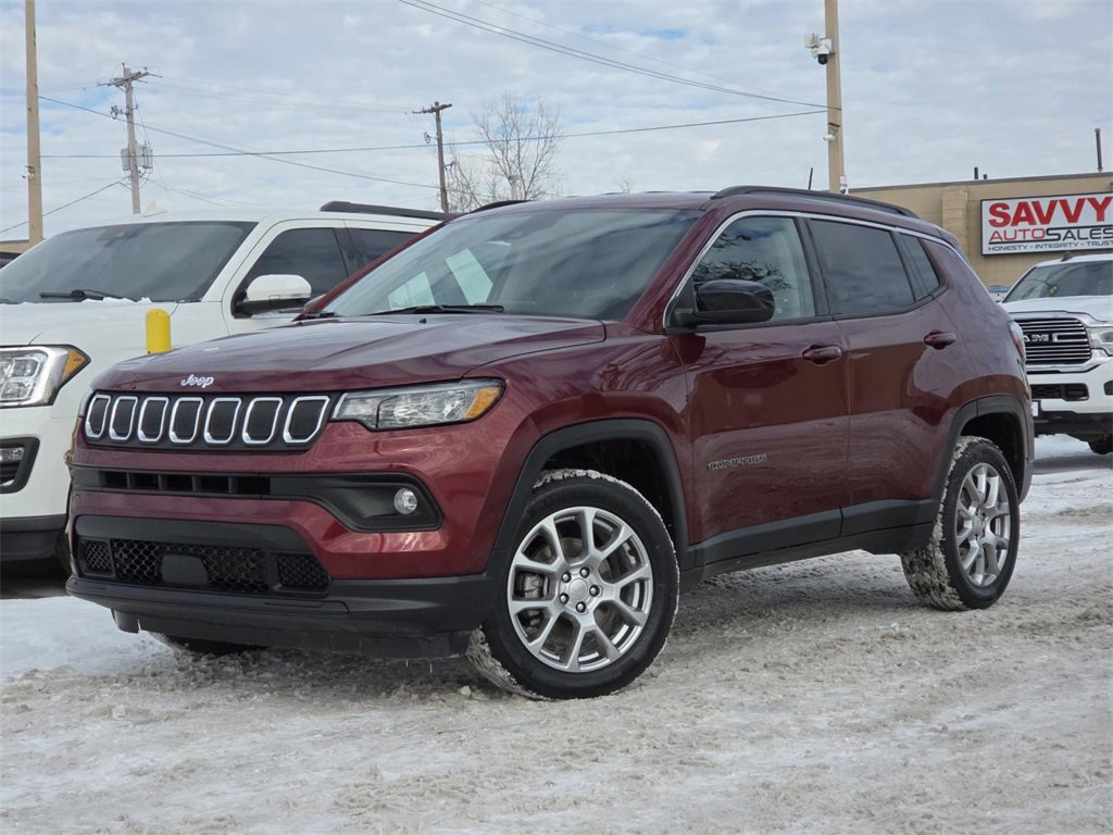 Used 2022 Jeep Compass Latitude image 2