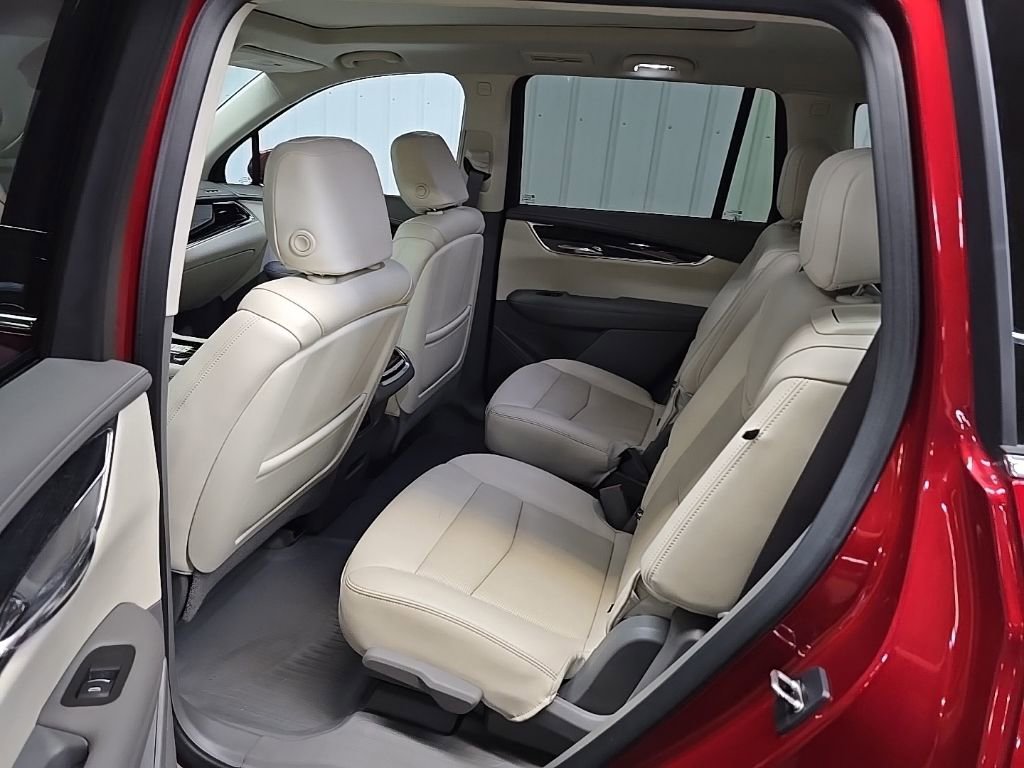 Used 2021 Cadillac XT6 Premium Luxury image 31