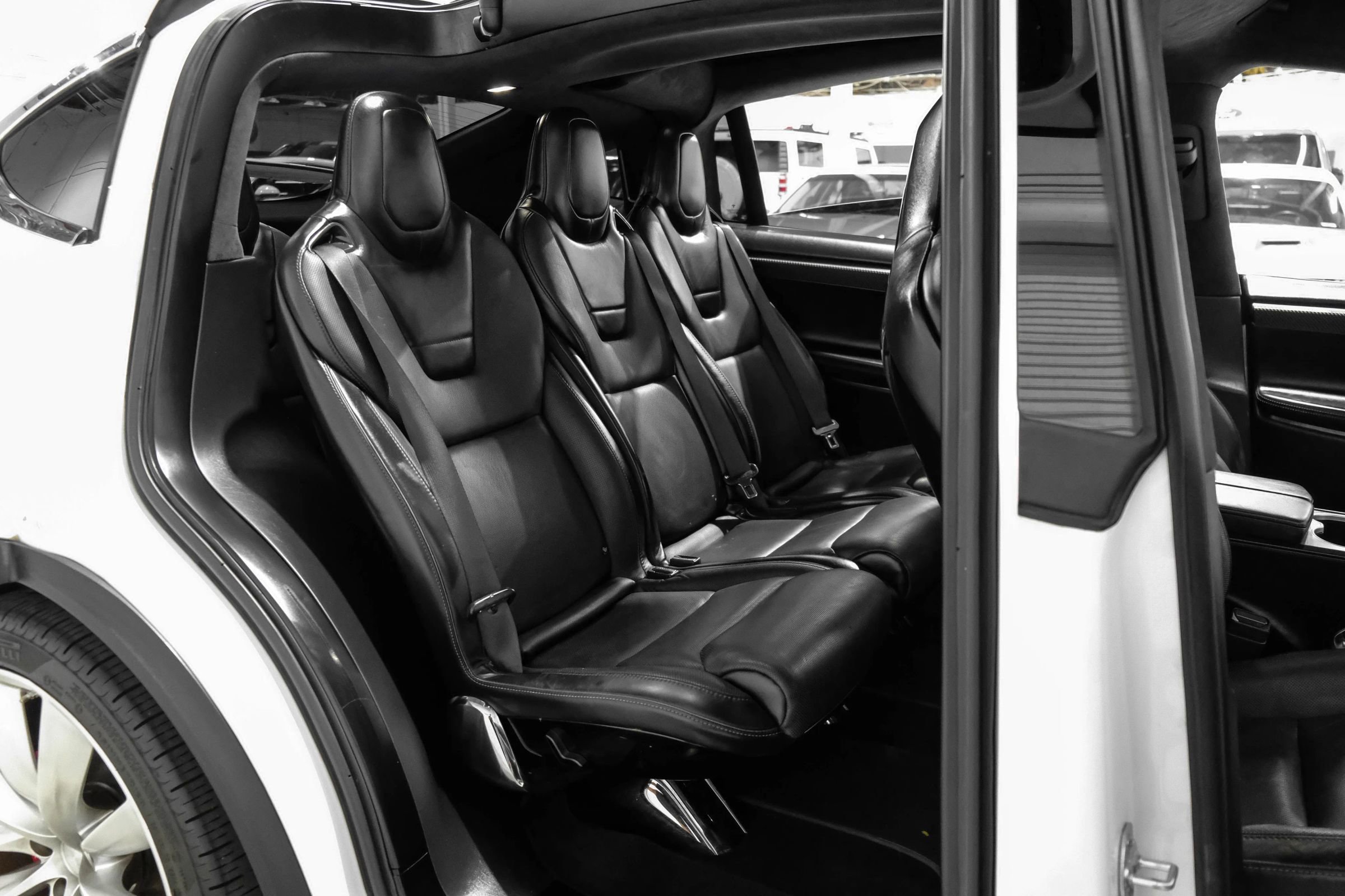 Used 2016 Tesla Model X P90D image 35