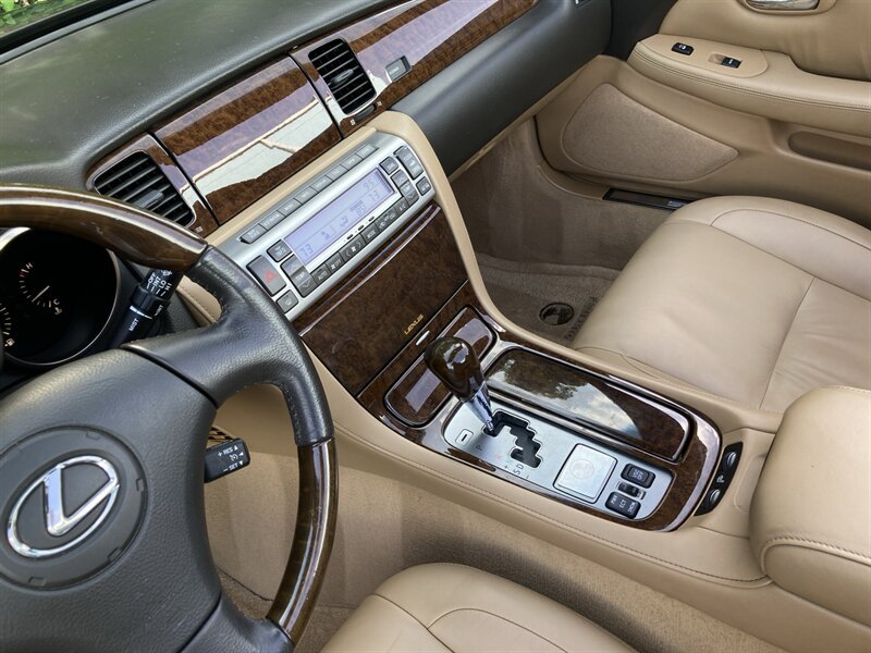 Used 2006 Lexus SC 430 Convertible RWD image 23