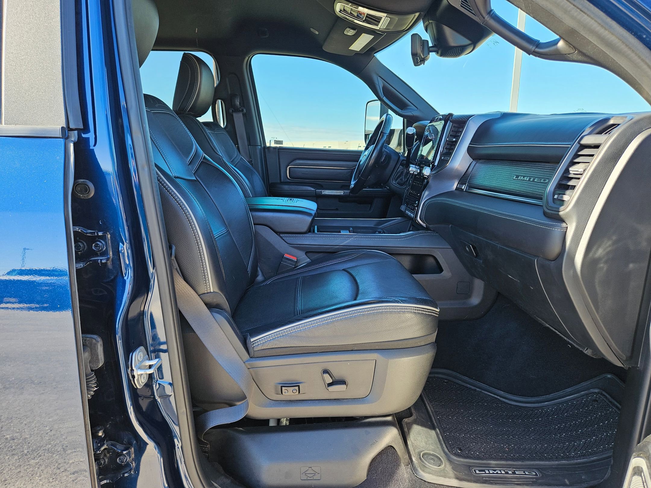 Used 2021 RAM 3500 Limited image 27