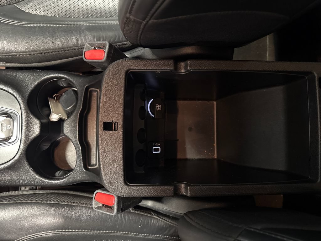 Used 2020 Jeep Cherokee Limited FWD image 19