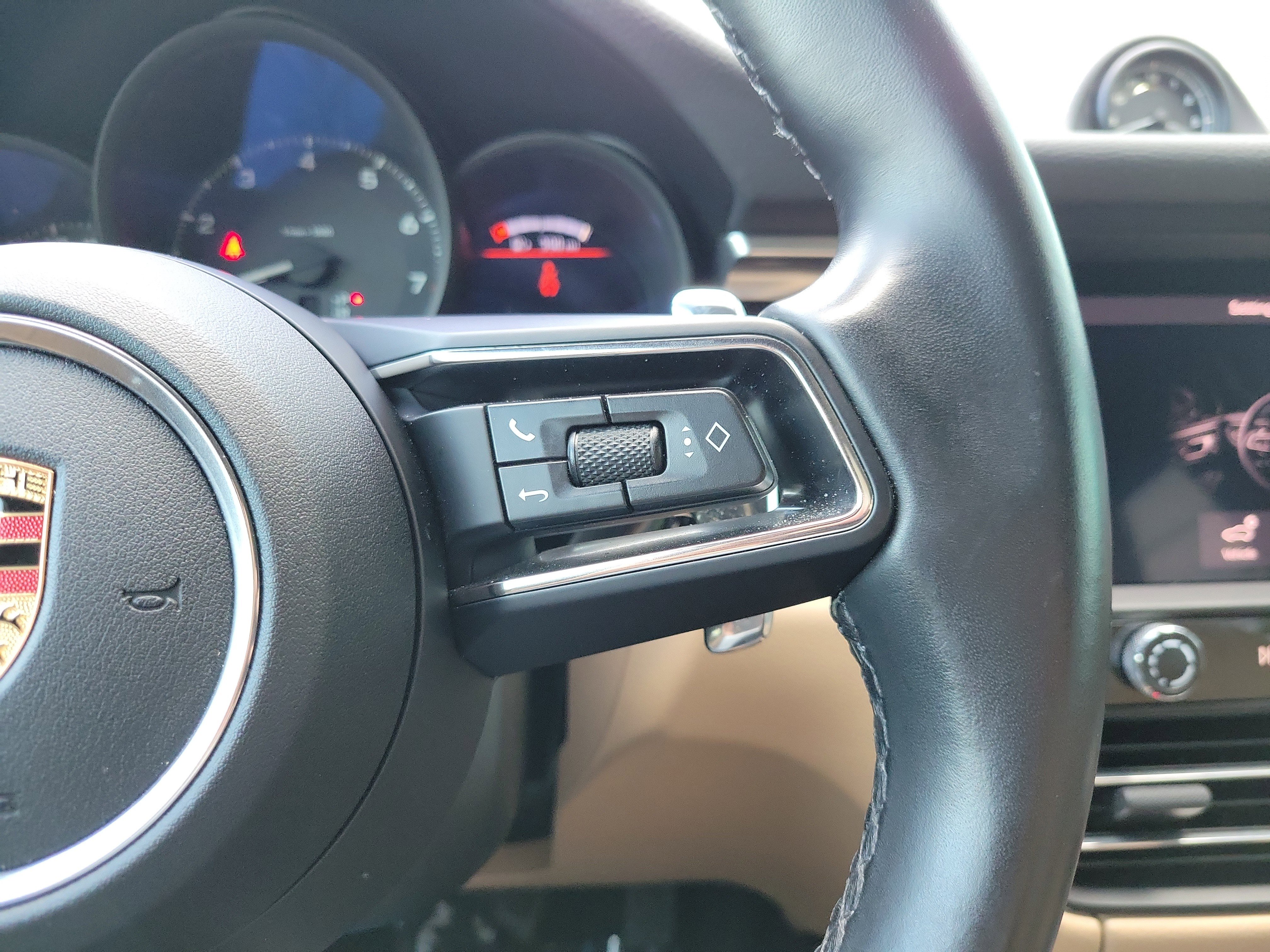 Used 2024 Porsche Macan image 30