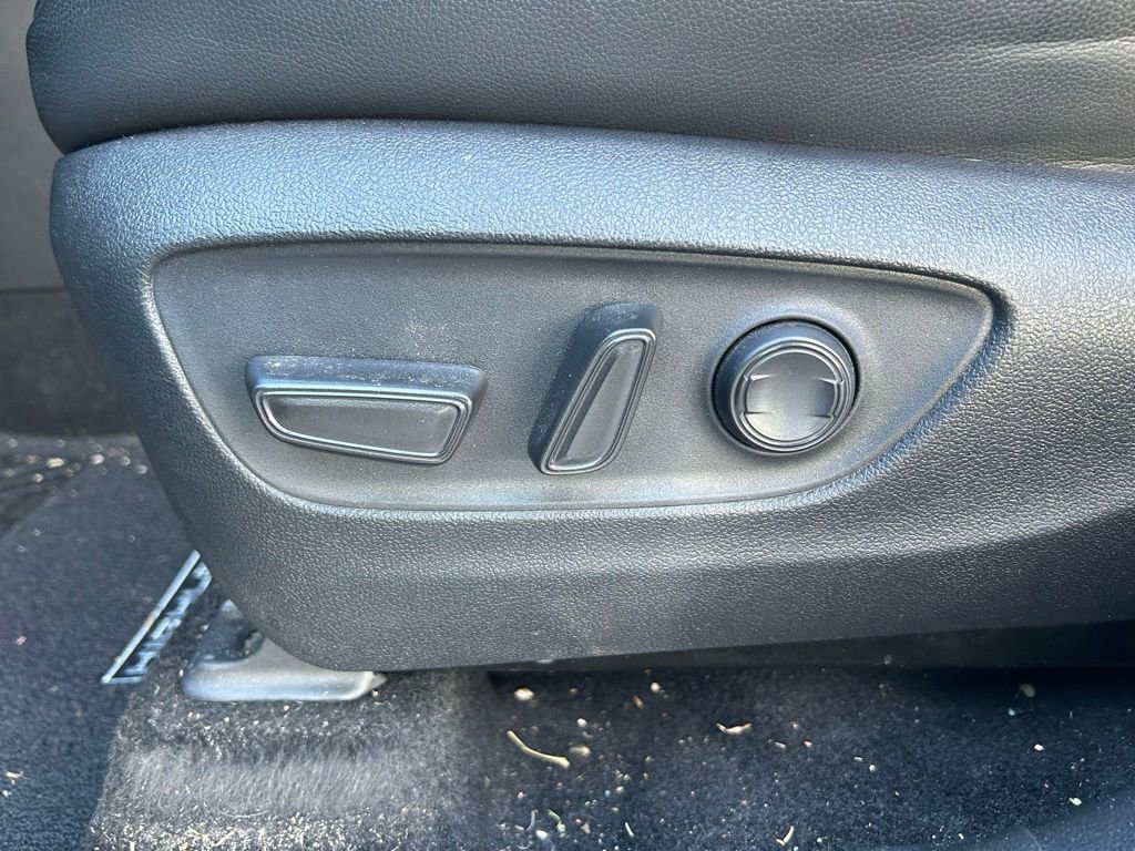 Used 2024 Toyota Highlander XLE image 16