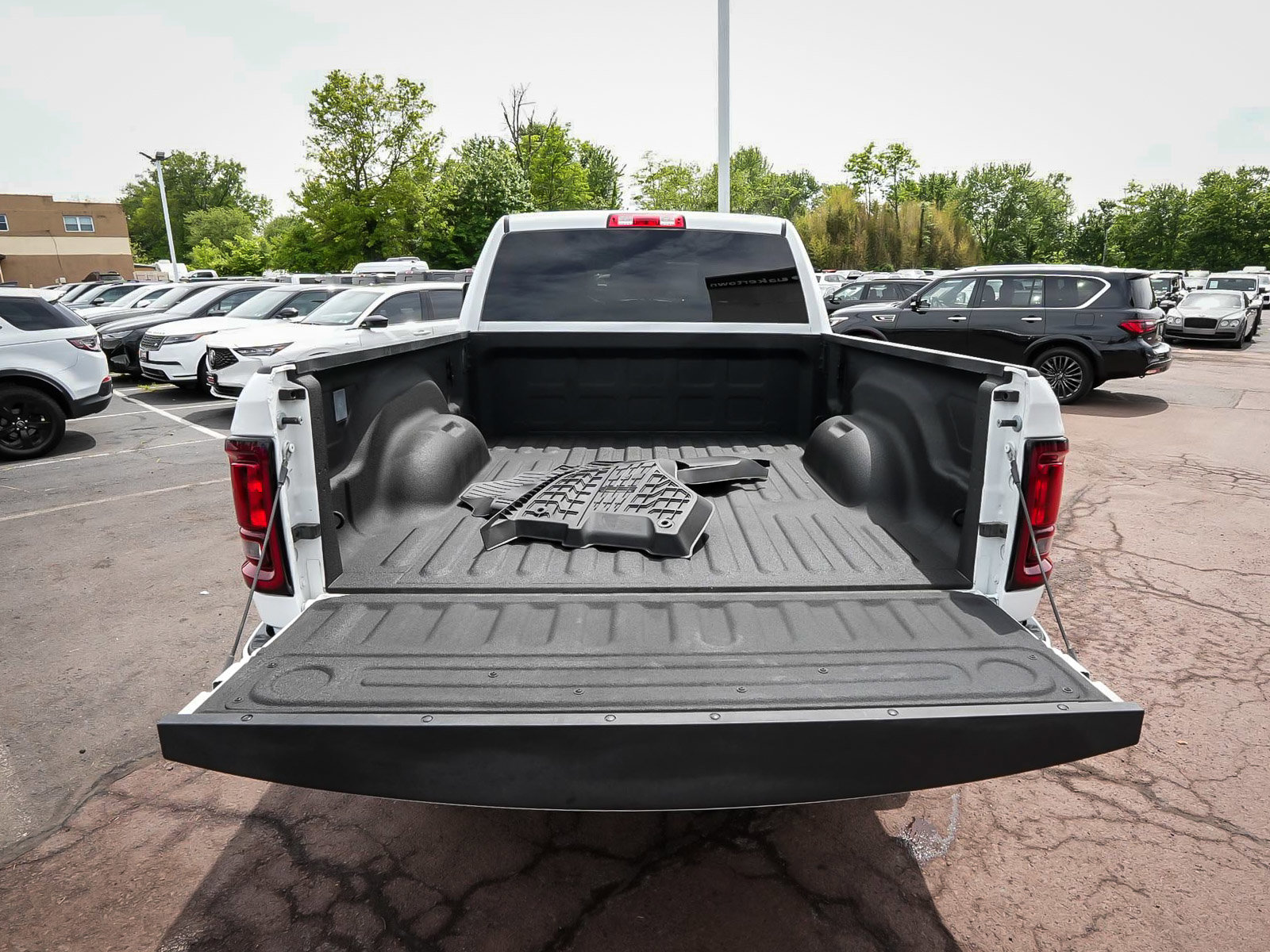 Used 2025 RAM 2500 Big Horn AWD/4WD image 42