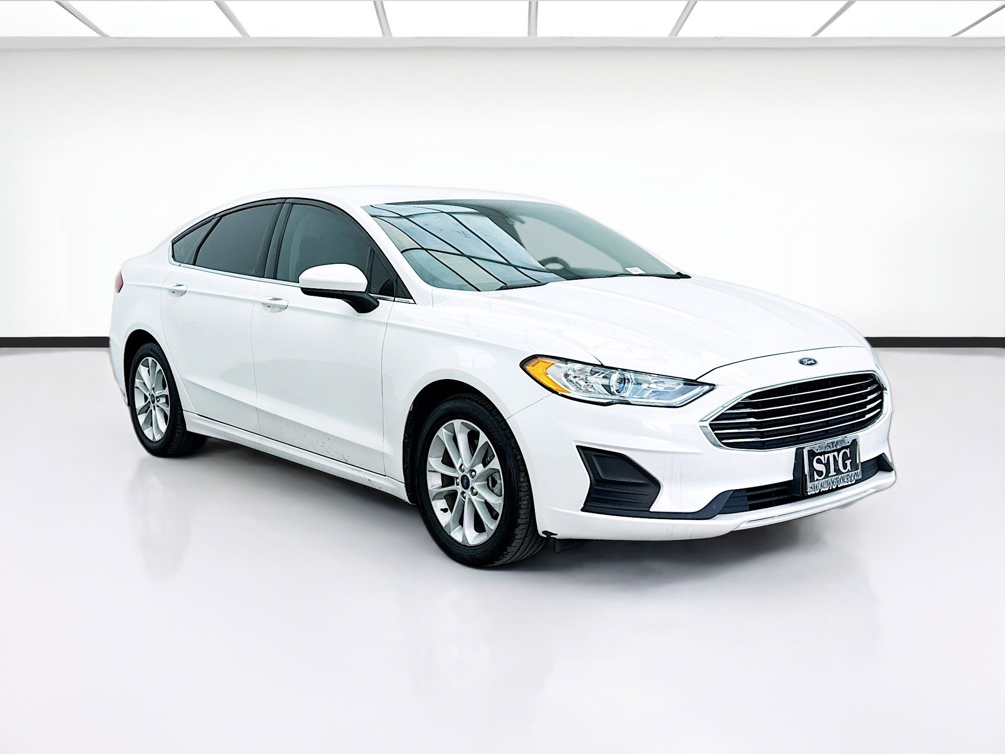 Used 2020 Ford Fusion SE image 3
