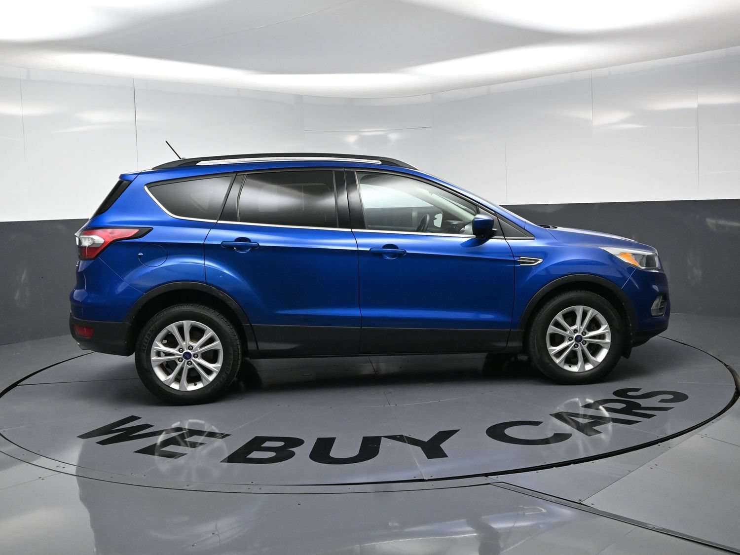 Used 2018 Ford Escape SE w/ SE Sync 3 Package FWD image 10