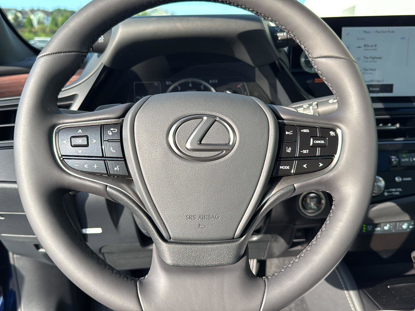 New 2025 Lexus ES 350 w/ Premium Package image 16