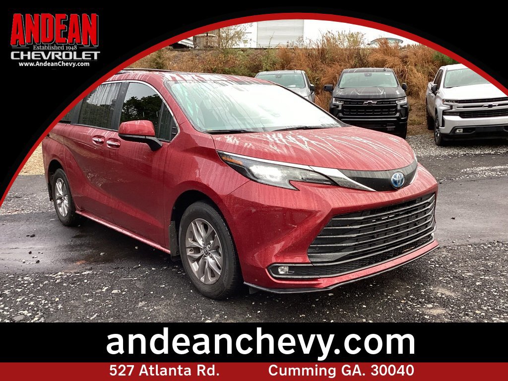 Used 2025 Toyota Sienna XLE