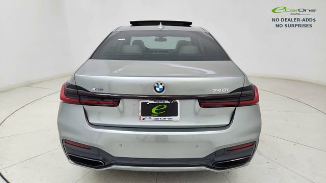 Used 2022 BMW 740i xDrive w/ M Sport Package AWD/4WD image 5