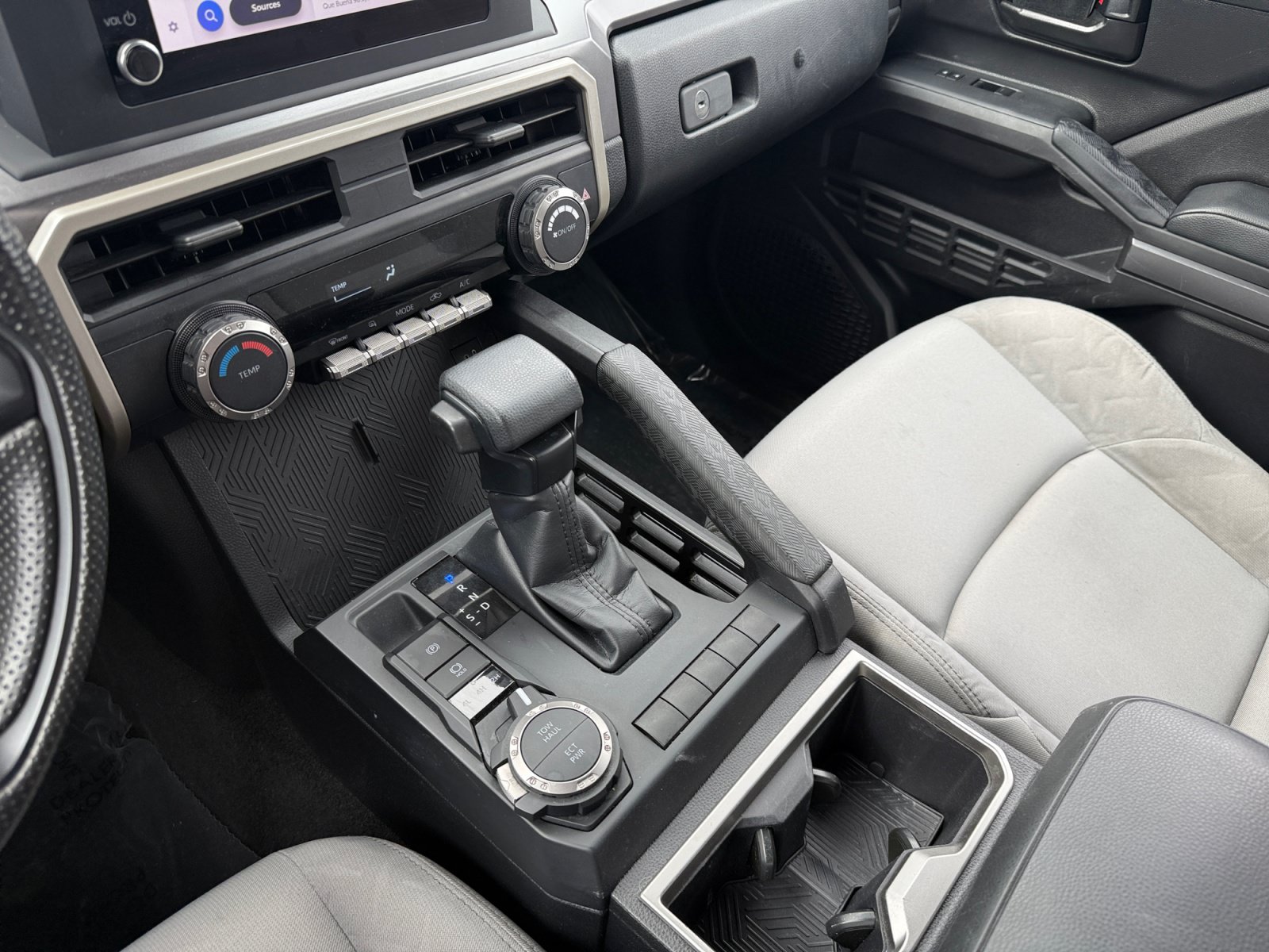Used 2024 Toyota Tacoma SR5 AWD/4WD image 13