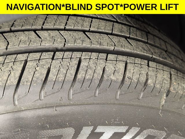 Used 2020 GMC Terrain SLE w/ Driver Convenience Package image 9