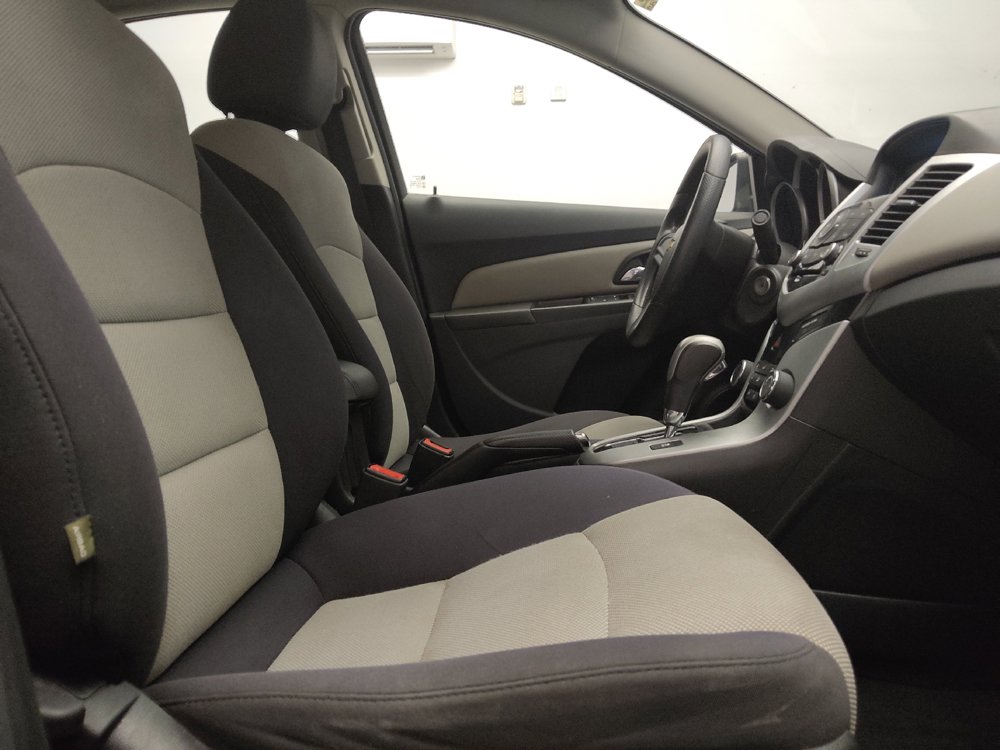 Used 2015 Chevrolet Cruze LS FWD image 21