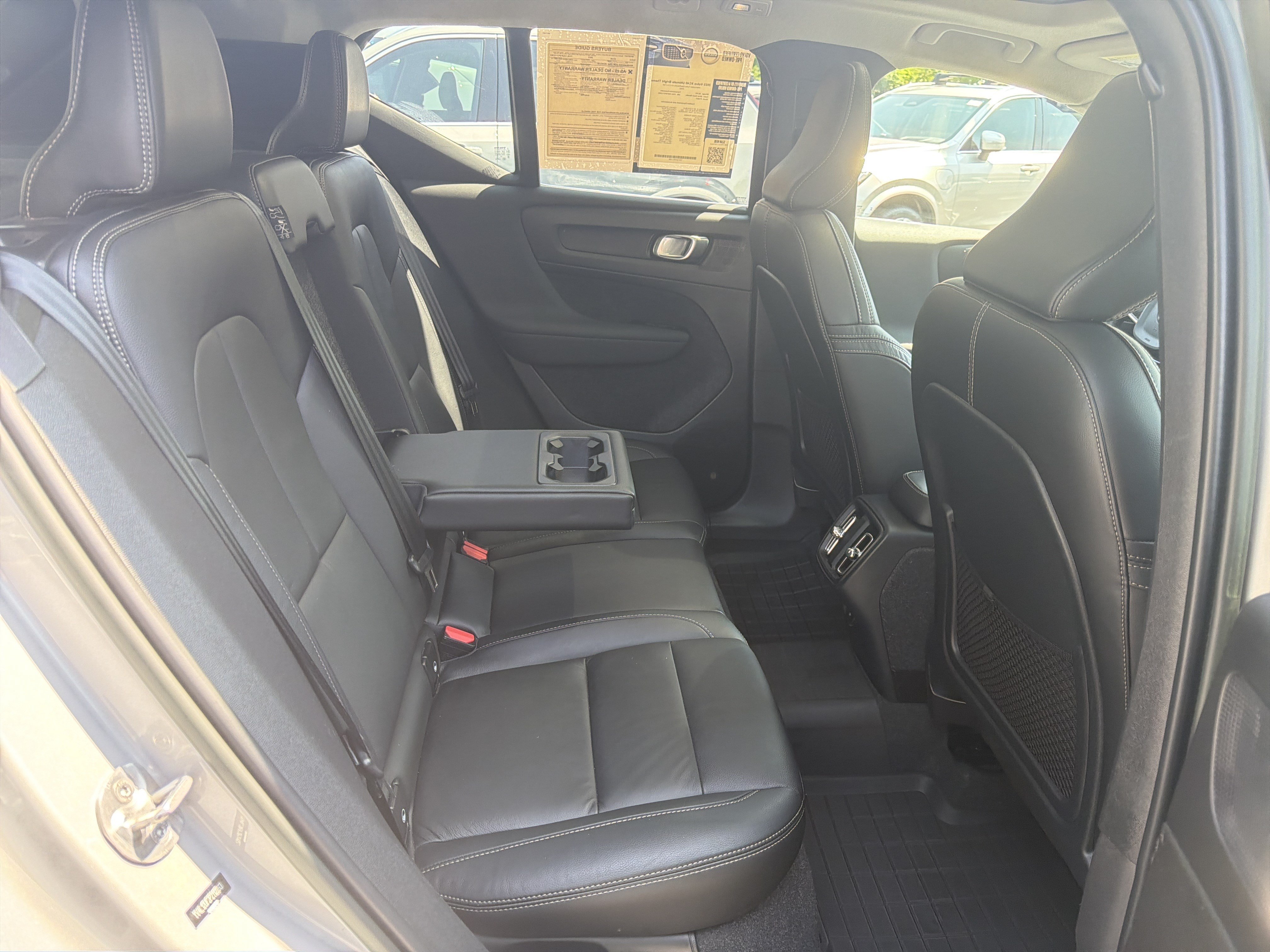 Certified 2023 Volvo XC40 B5 Ultimate w/ Protection Package Premier AWD/4WD image 33