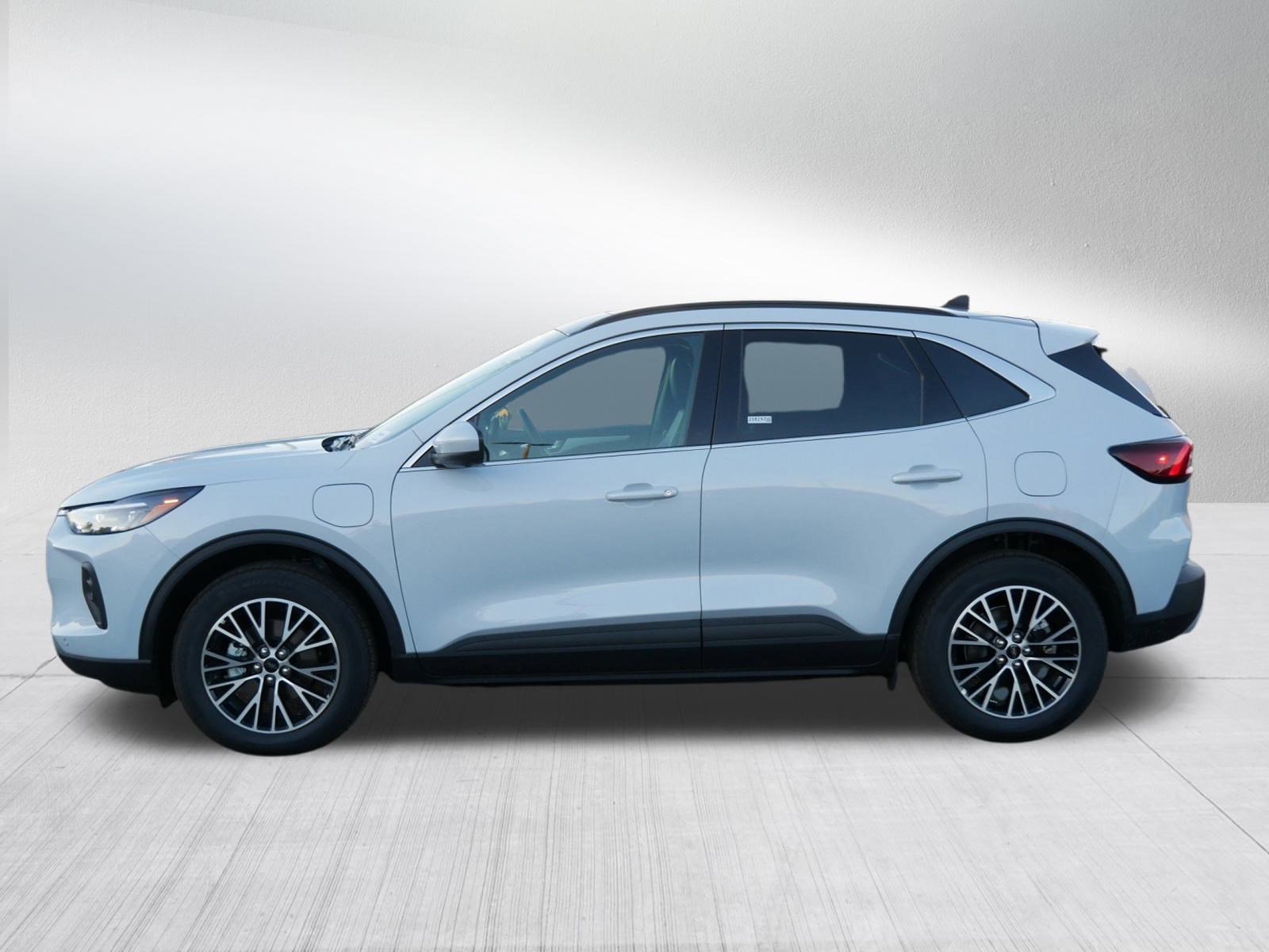 New 2025 Ford Escape PHEV w/ PHEV Premium Package image 4