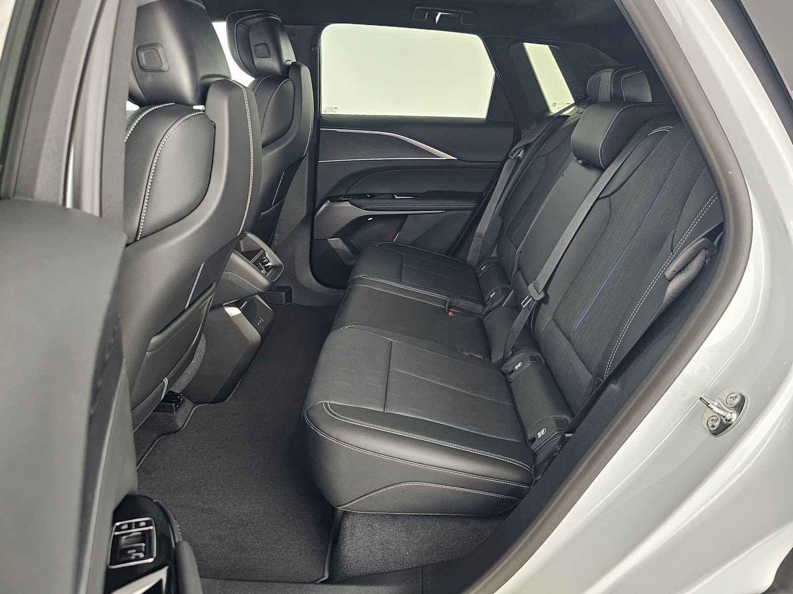 New 2026 Cadillac Lyriq Sport image 16