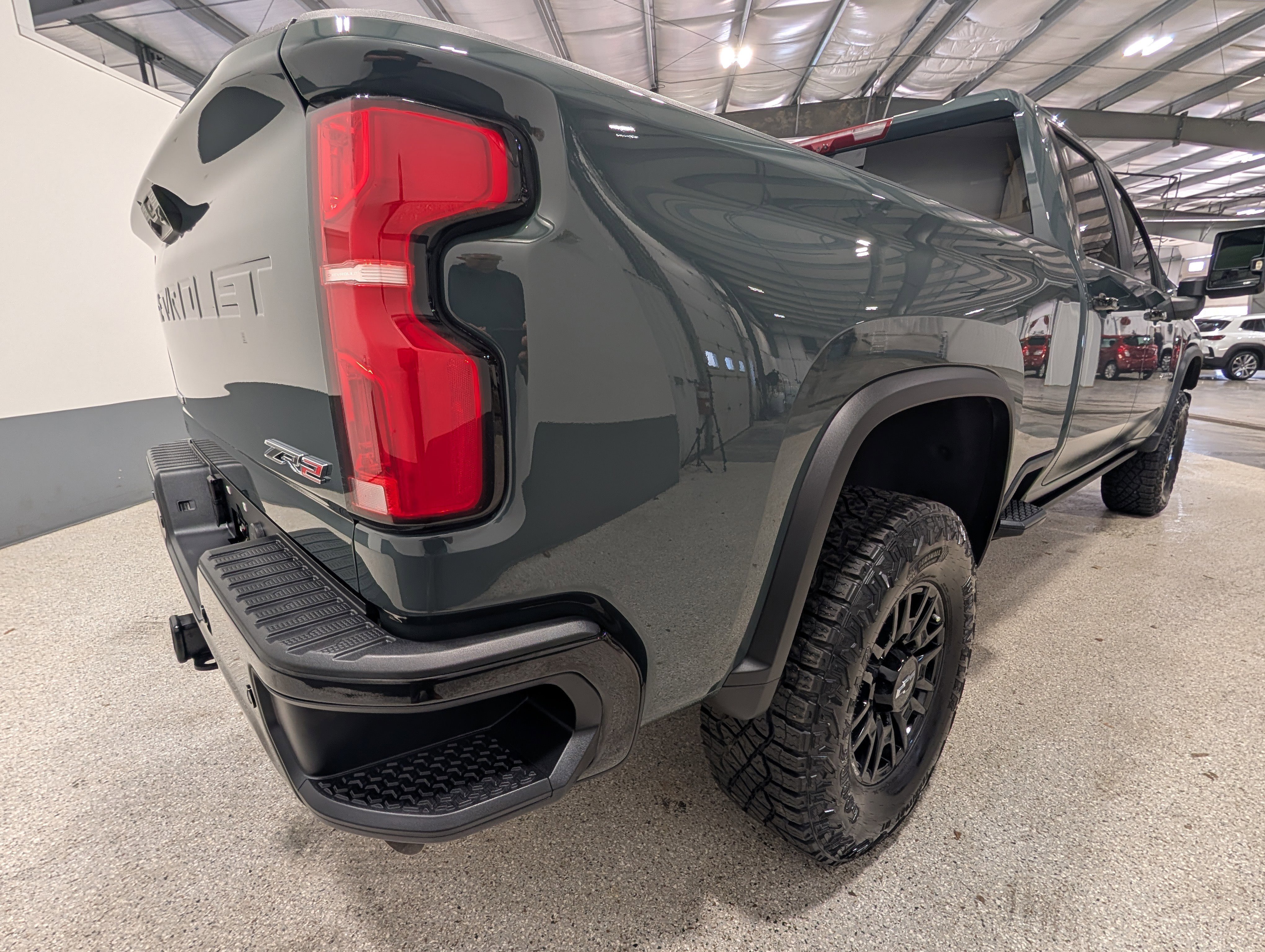 Used 2025 Chevrolet Silverado 2500 ZR2 w/ Technology Package AWD/4WD image 6