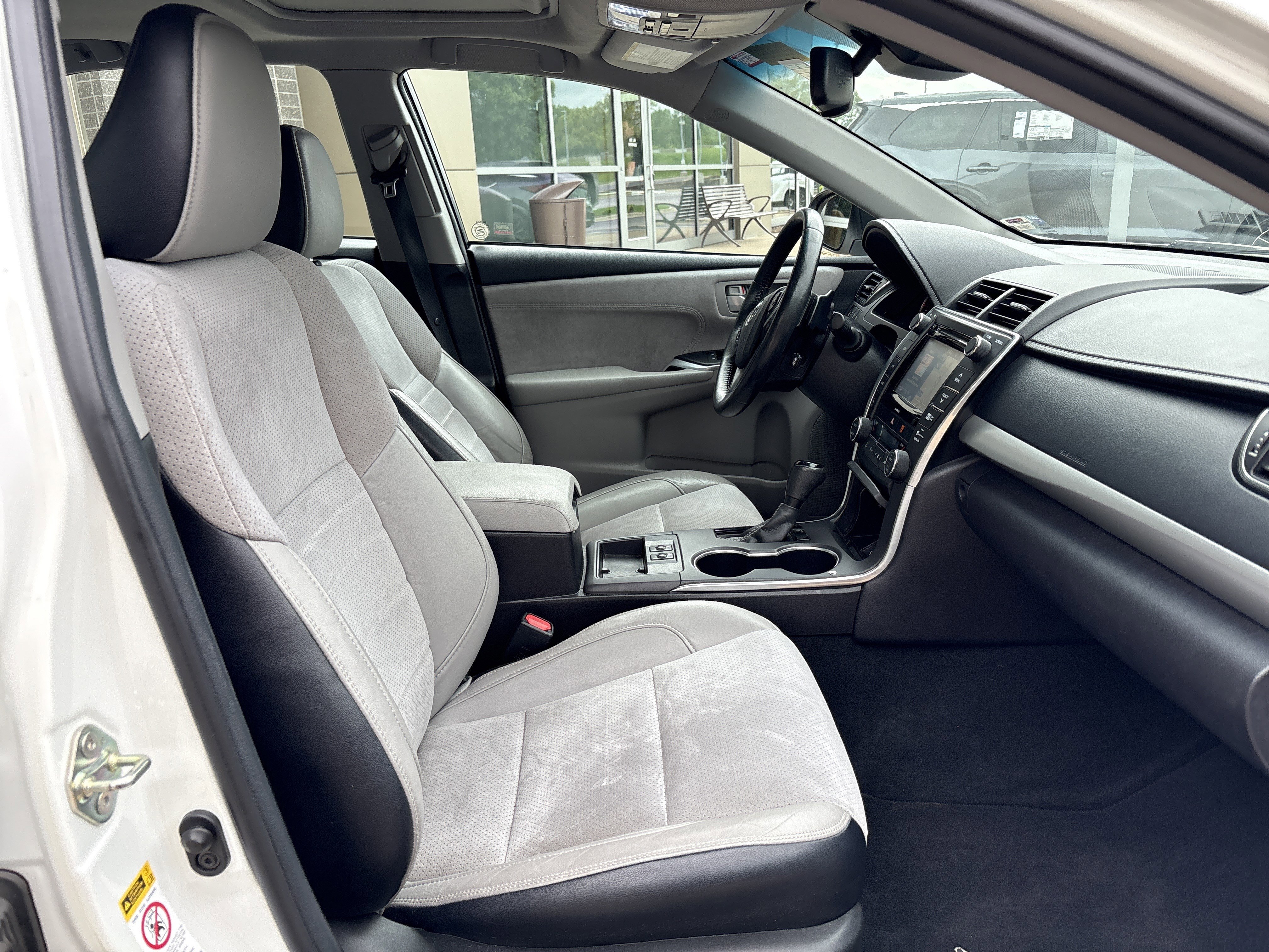 Used 2017 Toyota Camry XSE FWD image 14