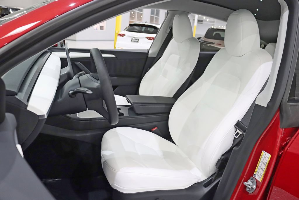 Used 2023 Tesla Model Y Long Range AWD/4WD image 27