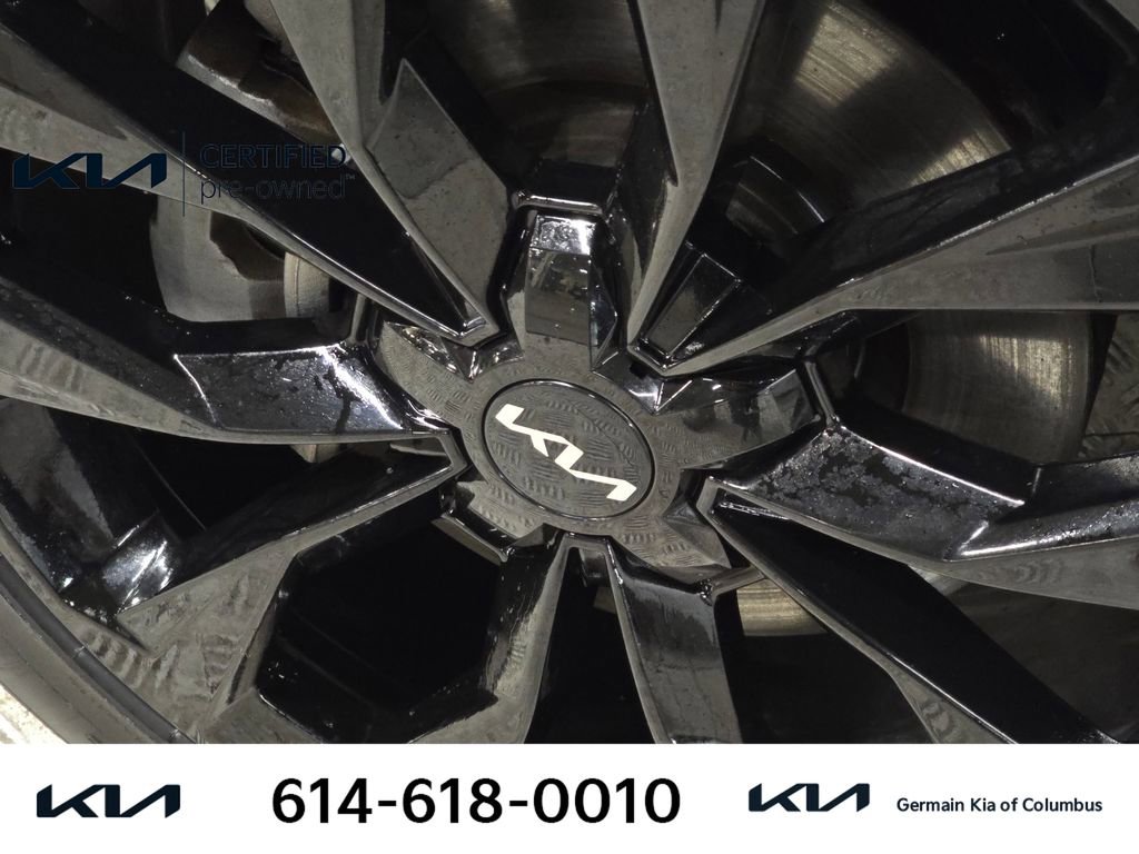 Certified 2023 Kia Sorento SX image 12