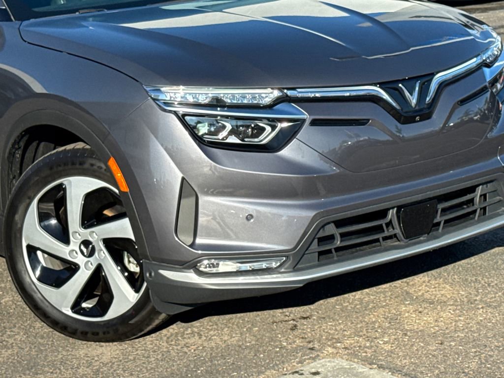 New 2025 VinFast VF 8 Eco AWD/4WD image 6