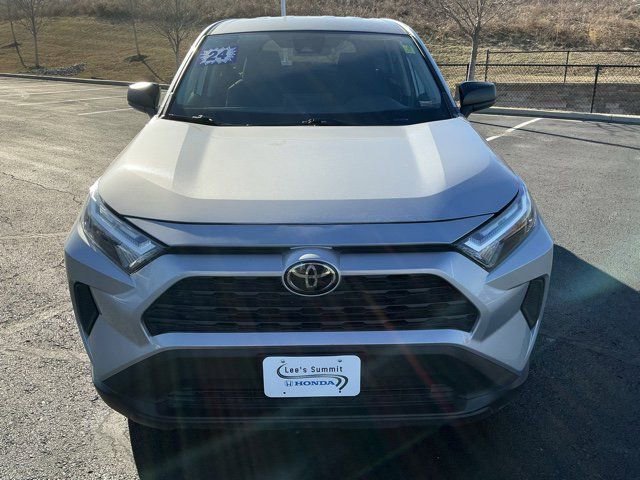 Used 2024 Toyota RAV4 LE image 10