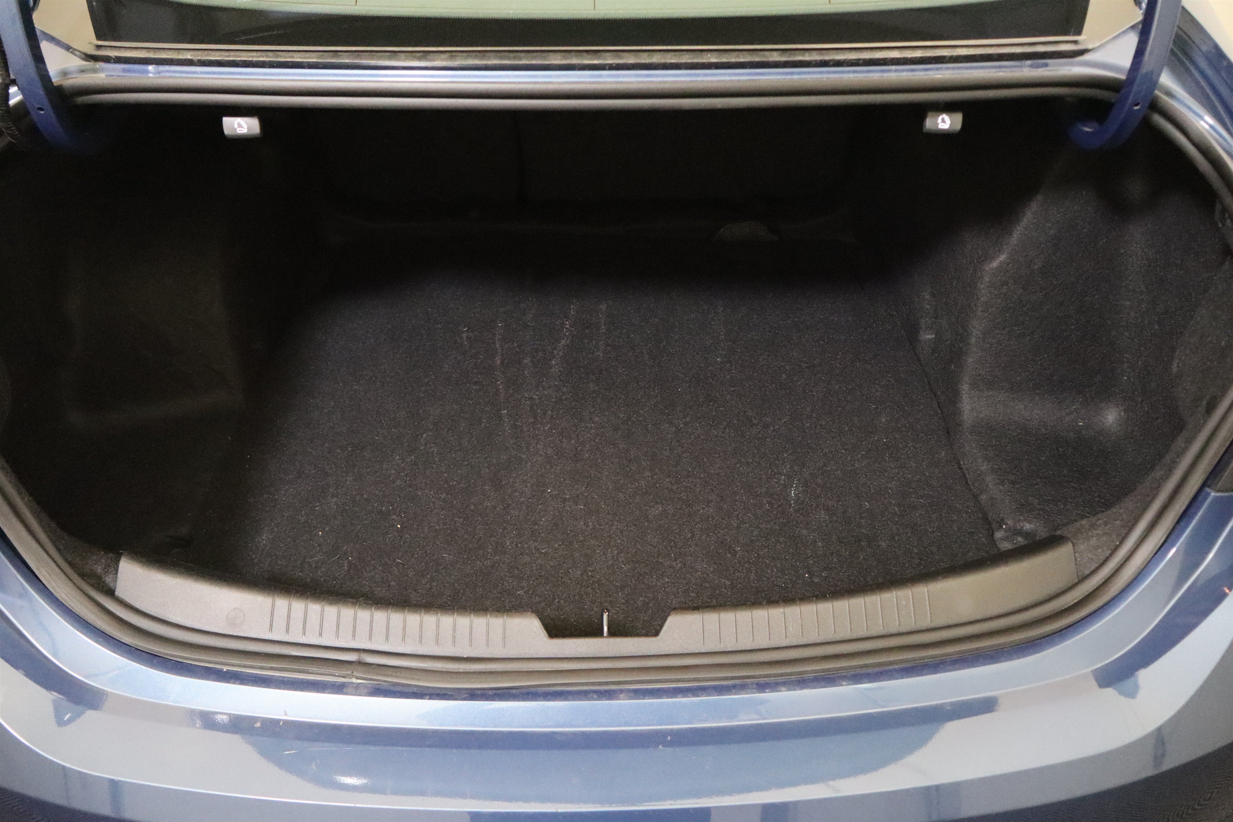 Used 2025 Chevrolet Malibu LT FWD image 9