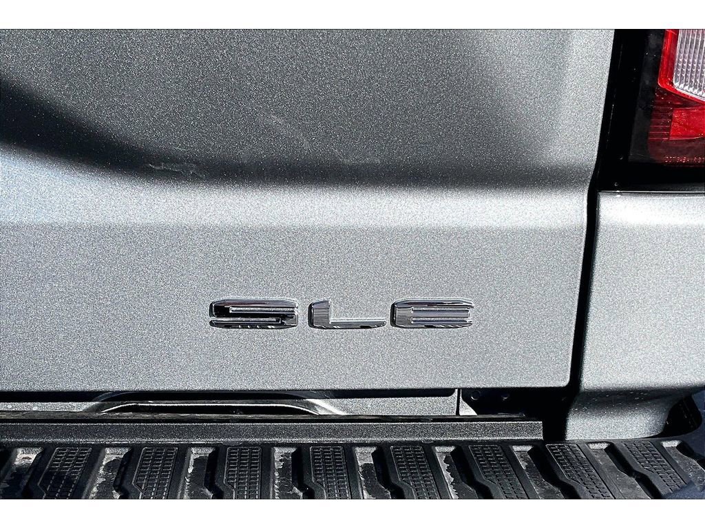 New 2026 GMC Sierra 1500 SLE image 8