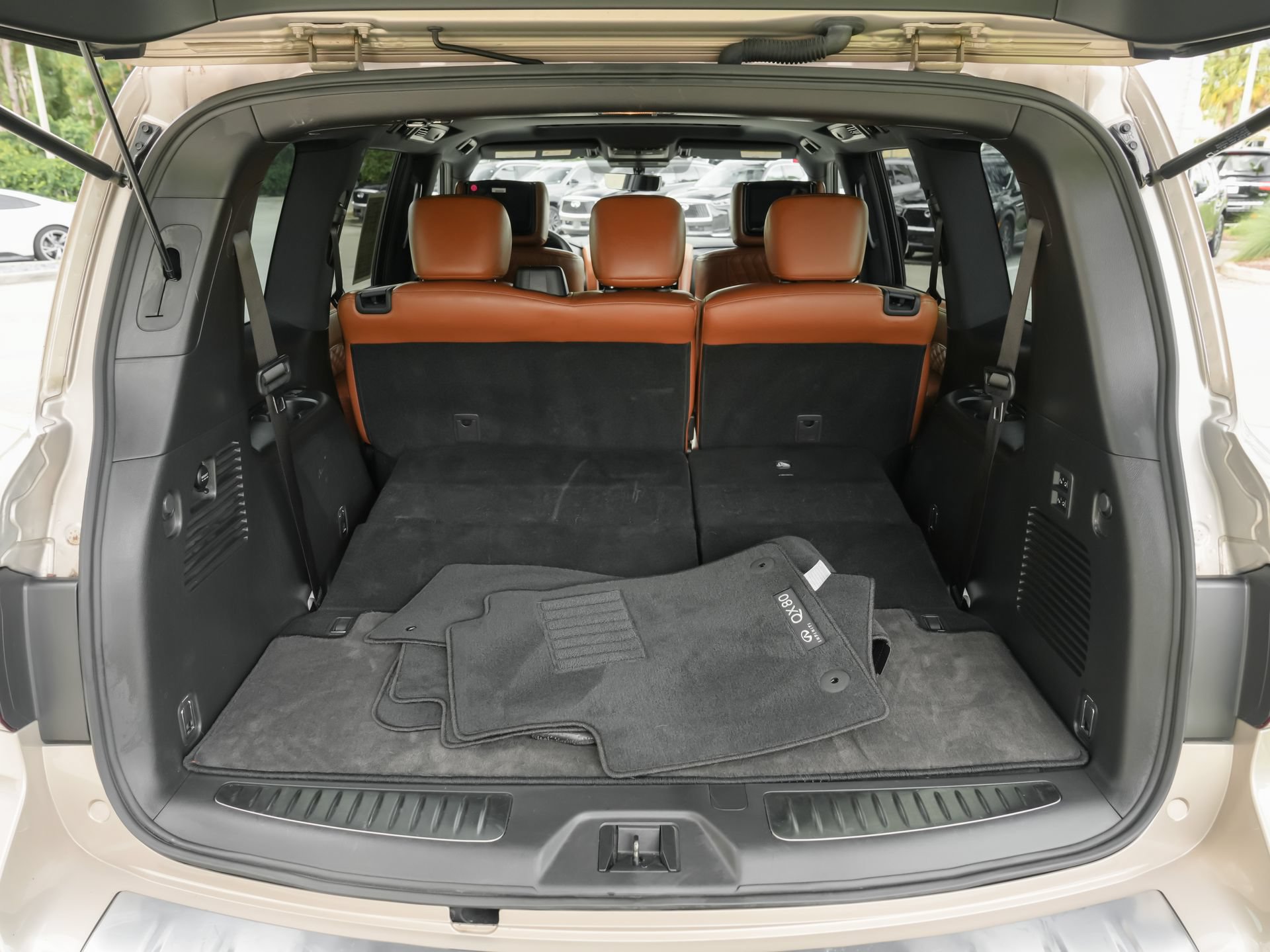 Used 2023 INFINITI QX80 Sensory w/ Cargo Package AWD/4WD image 42