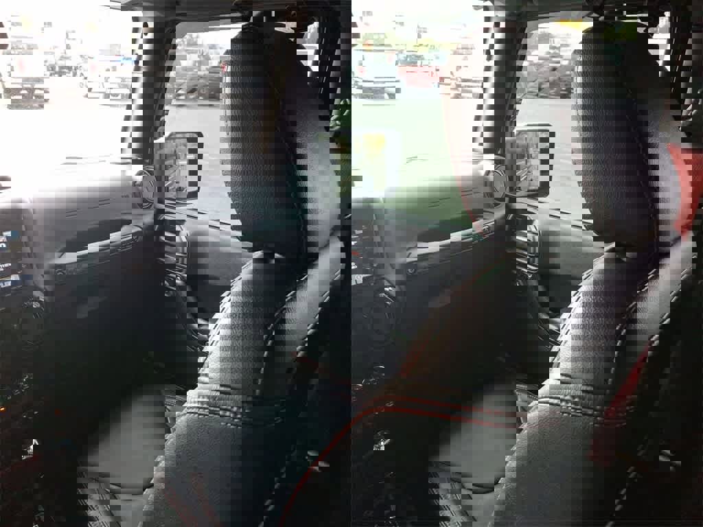 Used 2017 Jeep Wrangler Unlimited Rubicon image 11