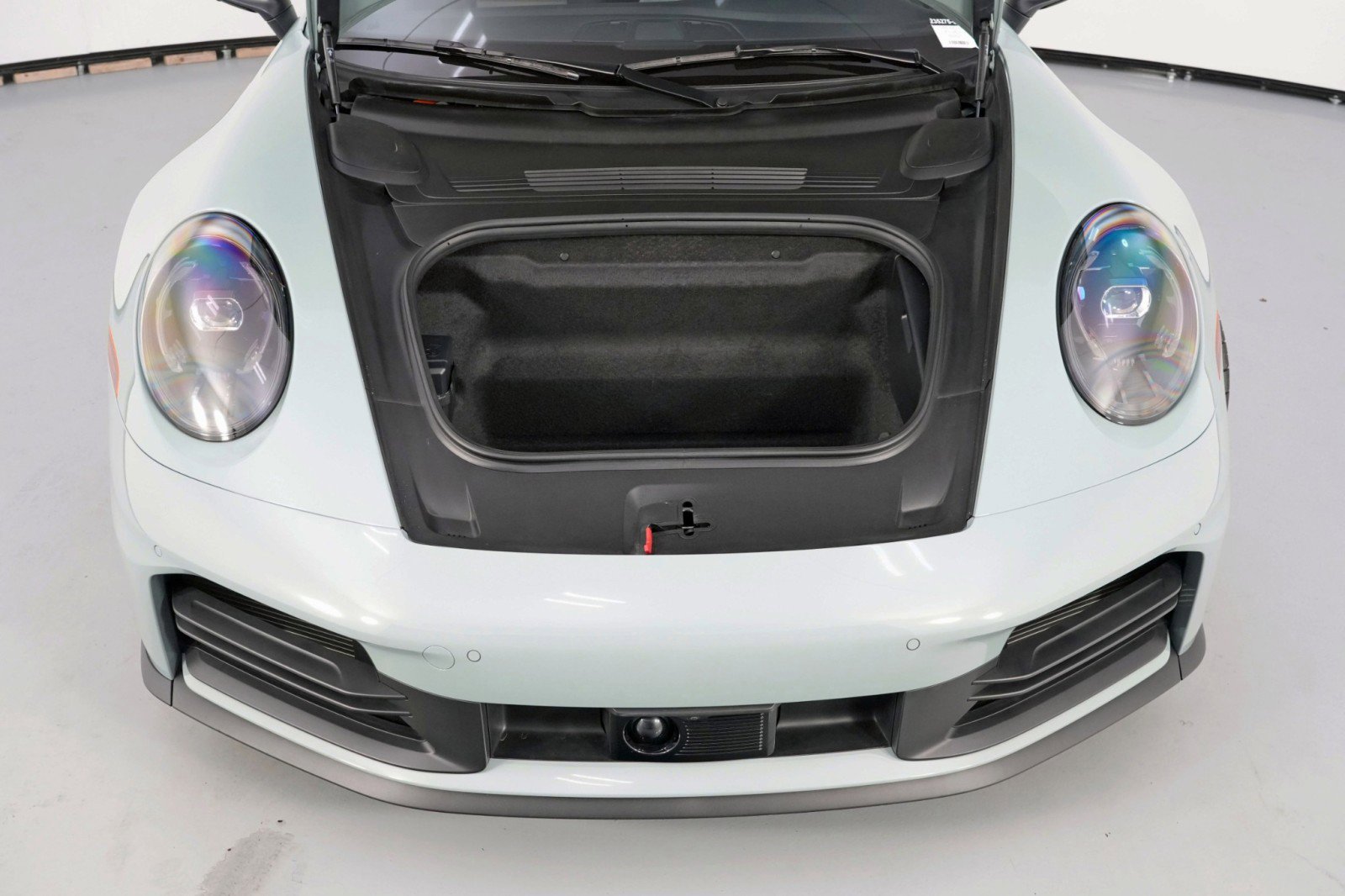 Used 2025 Porsche 911 Carrera RWD image 8