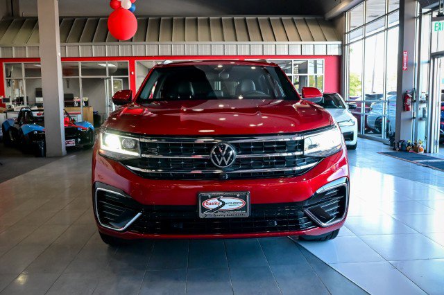 Used 2022 Volkswagen Atlas Cross Sport SEL Premium R-Line image 2