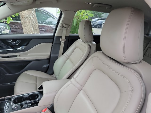 Certified 2022 Lincoln Corsair FWD image 9