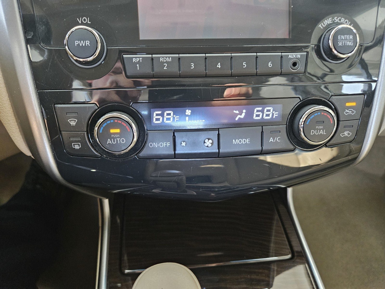 Used 2013 Nissan Altima 2.5 SL FWD image 24
